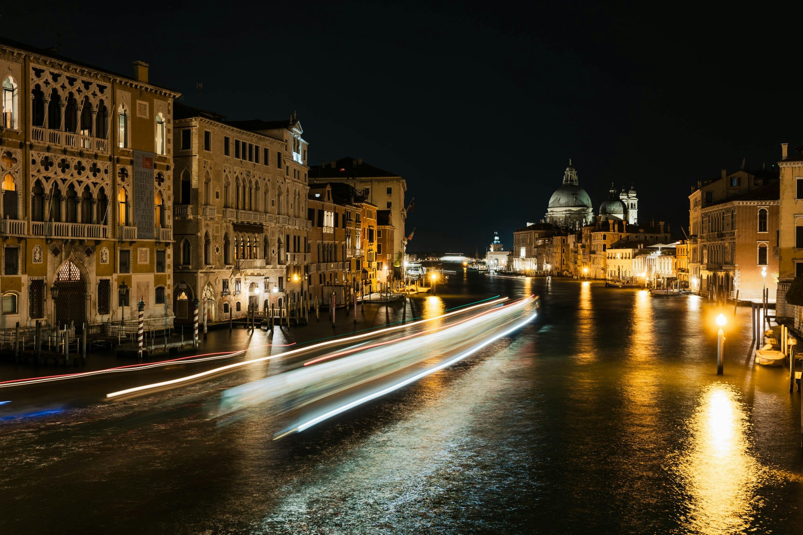 From protection to innovation: infrastructure investments and sustainable revitalization plans for Venice in the MOSE era